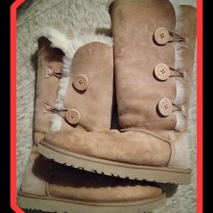 Ugg Australia Bailey Triple Button Suede/Shearling Boots